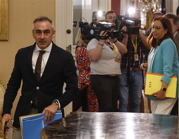 Archivo - El director de la campaña electoral del PP en la Comunitat Valenciana, Miguel Barrachina, a su llegada a la Junta de Síndics