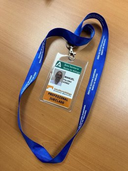 El Área Sanitaria Norte de Málaga-Antequera comienza a entregar tarjetas identificativas a sus profesionales jubilados