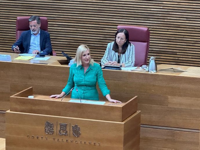 La consellera Salomé Pradas comparece en la Diputación Permanente de Les Corts