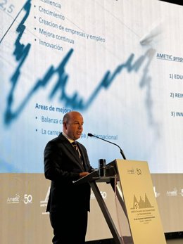 Archivo - El director general de Ametic, Luis Pardo, en la presentación del 'Barómetro de la economía digital' en Santander, a 1 de septiembre de 2023.
