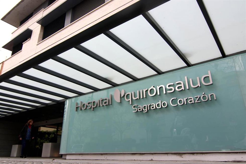Archivo - Detalle de la fachada principal del Quirónsalud Sagrado Corazón.