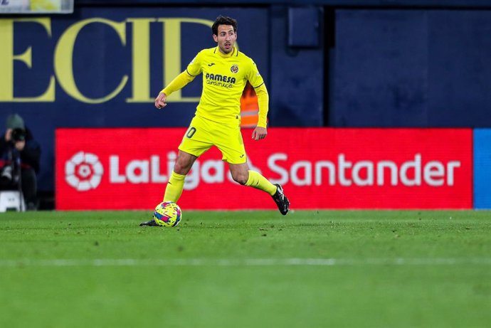 Archivo - Dani Parejo of Villarreal in action during the Santander League match between Villareal CF and Getafe CF at the La Ceramica Stadium on February 27, 2023, in Castellon, Spain.