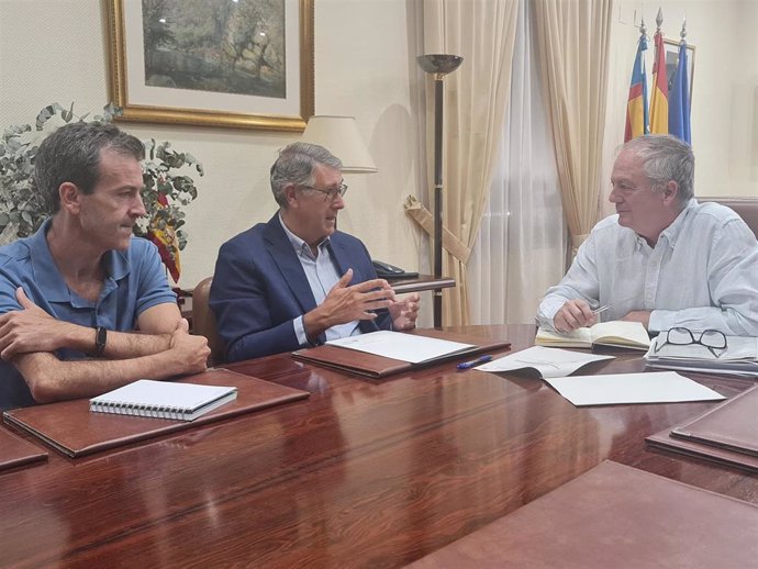 Imagen del subdelegado del Gobierno en Alicante, Carlos Sánchez Heras, y el presidente de la Confederación Hidrográfica del Segura (CHS), Mario Urrea.