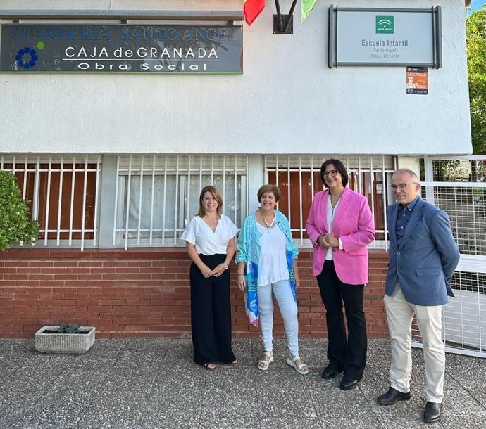 Visita de Junta y Ayuntamiento de Baza al colegio Santo Ángel