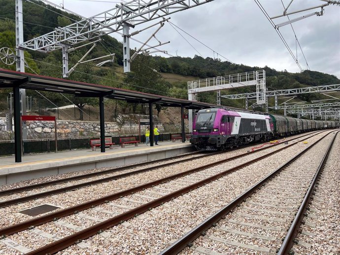 Adif inicia pruebas de fiabilidad con un tren de mercancías en la Variante de Pajares, enmarcadas en la fase que arrancó esta semana de pruebas de fiabilidad con trenes de viajeros.