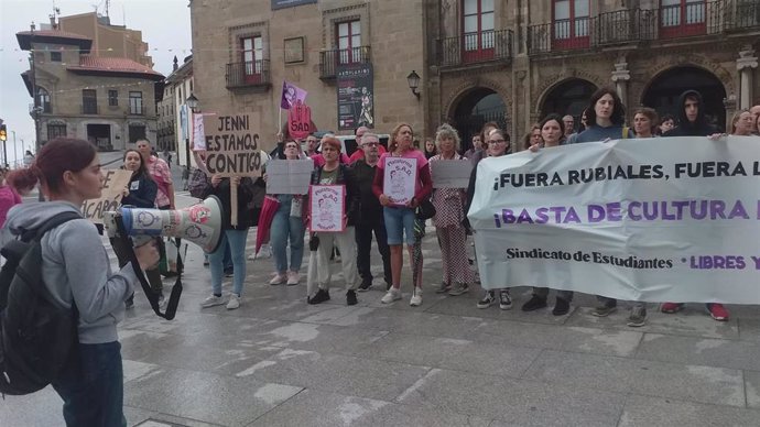 Concentración de apoyo a Jenni Hermoso, en Gijón