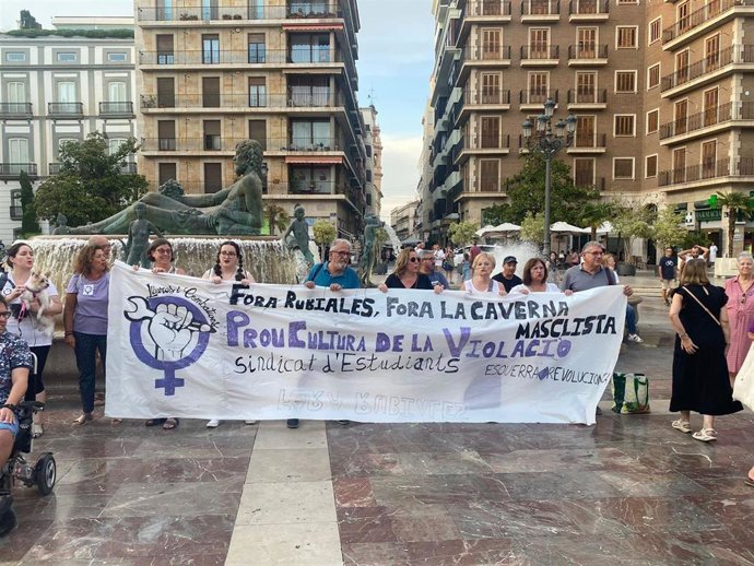 Manifestación feminista en Valncia contra Luis Rubiales