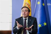 Albares no cree factible una gran coalición en España porque el PP "no es la derecha de la CDU de Merkel"