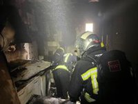 Bomberos extinguen un incendio en una vivienda en San Sebastián de los Reyes que deja cinco heridos leves