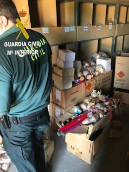 Intervienen cerca de 8.000 artículos de pirotecnia de dos empresas sin autorización de funcionamiento