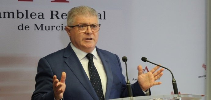 El secretario general del PSOE de la Región de Murcia y portavoz del Grupo Parlamentario Socialista, Pepe Vélez