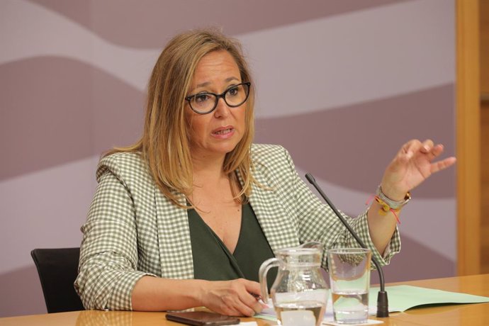 Archivo - La portaveu del grup parlamentari del PSOE a les Corts d'Aragó, Mayte Pérez