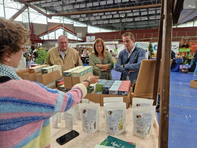 El consejero de Medio Rural y Política Agraria, Marcelino Marcos Líndez, asiste a la inauguración de ECO21: XIX Muestra de Agricultura Ecológica y Desarrollo Sostenible de Oscos-Eo.