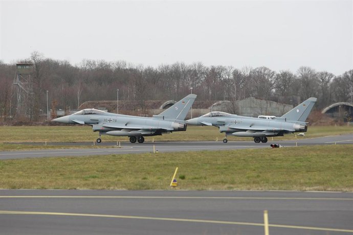 Archivo - Dos cazas Eurofighter en Alemania