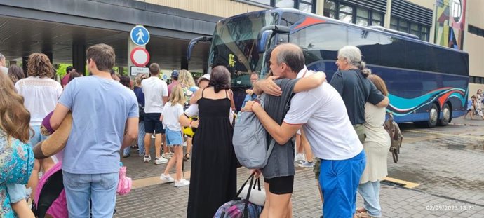 Regresan a Ucrania los menores que han pasado un "verano en paz" con sus familias de acogida en la Comunitat