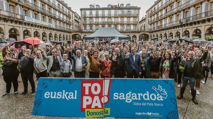 Más de 4.000 personas toman parte en el Sagardo Eguna de San Sebastián y degustan las mejores sidras de Gipuzkoa