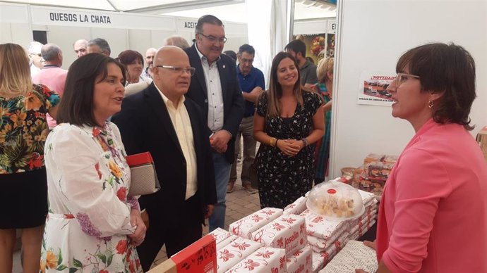 La Diputación de León muestra su apoyo a la XVI Feria del Dulce de Benavides, que cuenta con 30 expositores