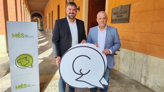 Archivo - Los representantes de MÉS per Mallorca en el Govern y Consell, Lluís Apesteguia y Jaume Alzamora