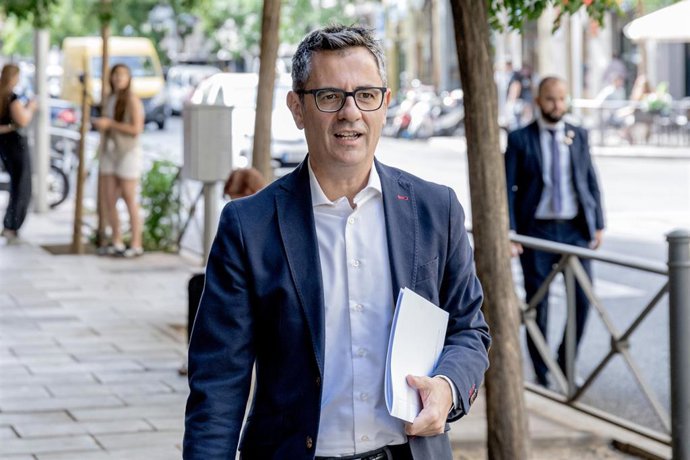 El ministro en funciones de la Presidencia, Relaciones con las Cortes y Memoria Democrática, Félix Bolaños, a su llegada a la Comisión Ejecutiva Federal del PSOE, en la sede de Ferraz, a 30 de agosto de 2023, en Madrid (España). El presidente del PP, Al