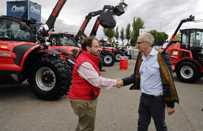 Visita este domingo del presidente de la Diputación, Javier Iglesias, a la feria Salamaq.
