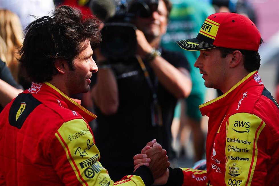 Los pilotos de Ferrari  Carlos Sainz y Charles Leclerc en el GP de Italia 2023. 