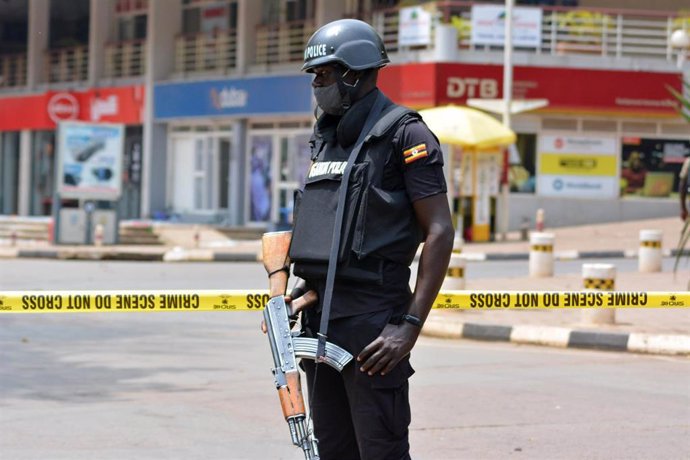 Archivo - Policía en Kampala, Uganda