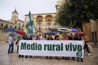 La lluvia no impide la protesta ante los ministros de Agricultura de UE para pedir un sistema alimentario "más justo"