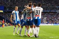 El Zaragoza prolonga su buen inicio y el Espanyol remonta en su estreno en casa