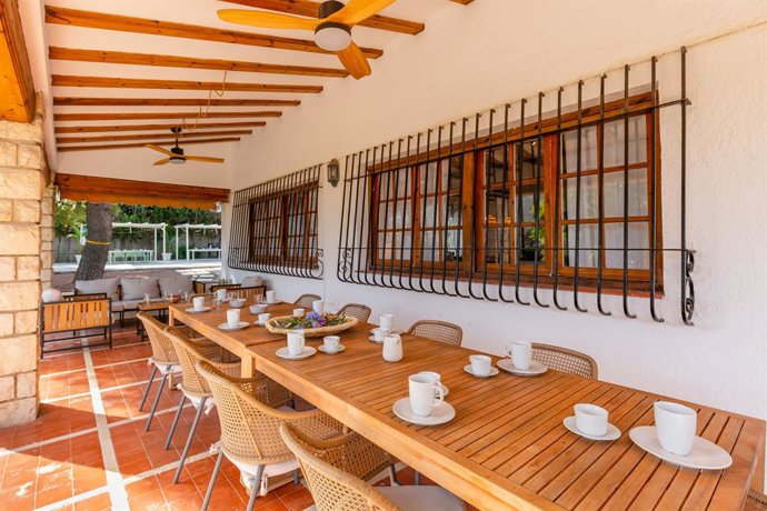 Terraza en vivienda de alquiler corporativo.