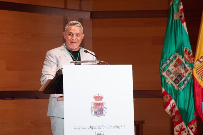 Archivo - El cantante, Alejandro Sanz, interviene en el acto tras recibir el galardón de hijo predilecto de Cádiz, a 20 de marzo de 2023 en Cádiz, (Andalucía, España). 