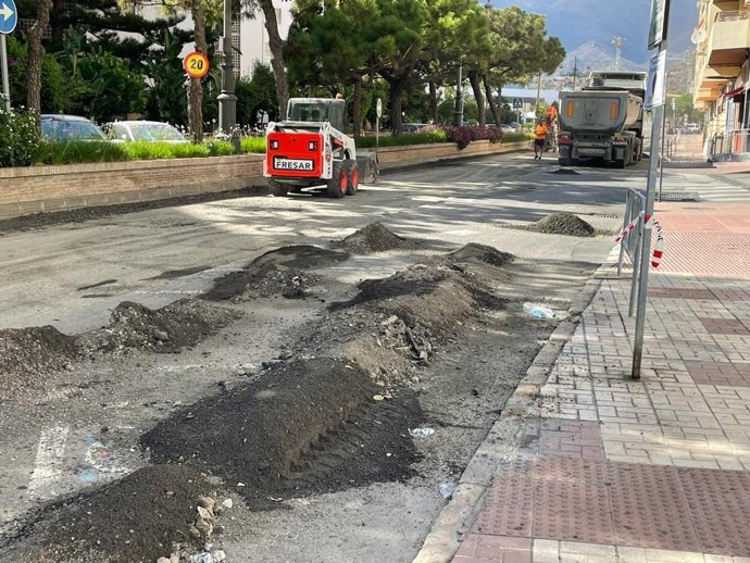 El Ayuntamiento de Estepona retoma el quinto Plan de Asfaltado, que actuará en medio centenar de calles.