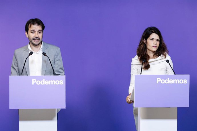 Los portavoces de Podemos Javier Sánchez Serna e Isa Serra ofrecen una rueda de prensa en la sede del partido, a 4 de septiembre de 2023, en Madrid (España). 