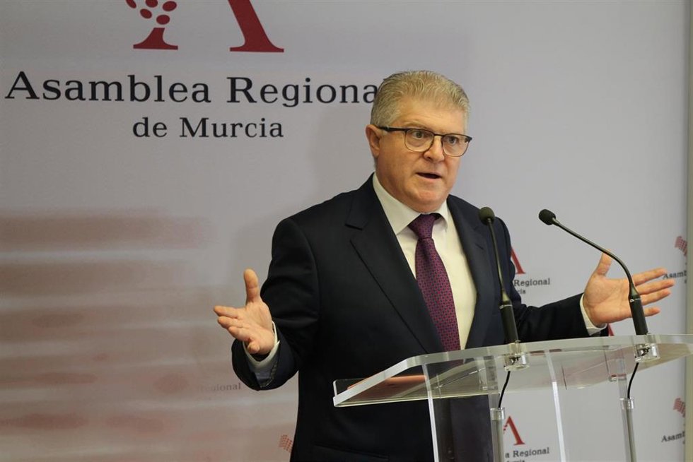 El portavoz del Grupo Parlamentario Socialista, José Vélez