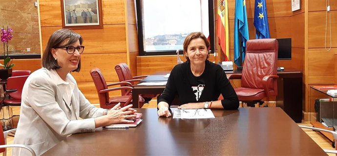 Reunión de la consejera de Transición Ecológica, Industria y Desarrollo Económico del Principado de Asturias, Nieves Roqueñí, y la alcaldesa de Gijón, Carmen Moriyón, en el Ayuntamiento gijonés.