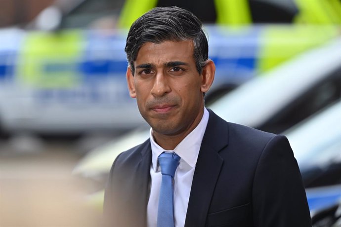 30 August 2023, United Kingdom, London: UK Prime Minister Rishi Sunak gives a pool interview during a visit to Kilburn police station, north west London. Photo: Justin Tallis/PA Wire/dpa