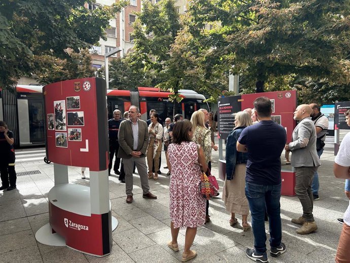La exposición 'Somos de Bomberos' rememora los momentos históricos de 40 años de asistencia médica