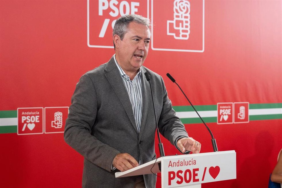 El secretario general del PSOE-A, Juan Espadas, interviene ante la Interparlamentaria del PSOE-A. a 04 de septiembre del 2023 en Sevilla (Andalucía, España).El secretario general del PSOE-A, Juan Espadas ha presidido una reunión de la Interparlamentaria