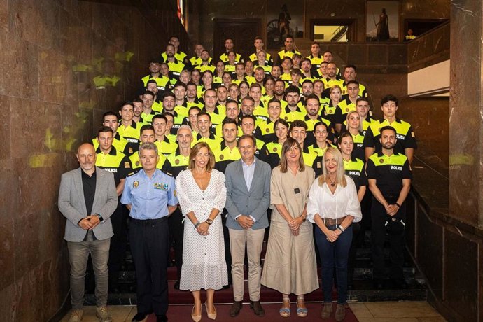 Acto de bienvenida a los nuevos 70 agentes de la Policía Local de Zaragoza