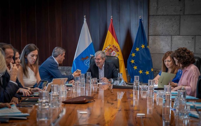 El presidente del Gobierno de Canarias, Fernando Clavijo, encabeza la reunión del Consejo de Gobierno de este lunes, 4 de septiembre de 2023