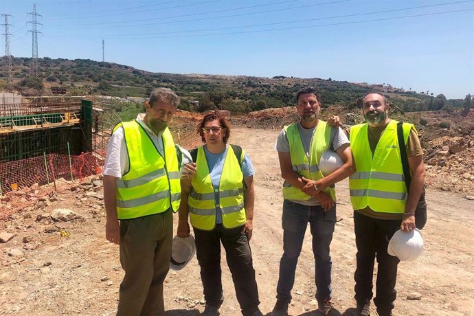 Investigadores de la UMA en el yacimiento de edad triásica de Algeciras.