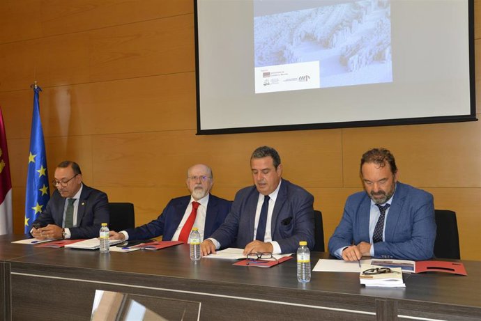 Uclm. Np: Fiscales Brasileños Se Forman En La Universidad De Castilla La Mancha En Contratación Pública Y Corrupción