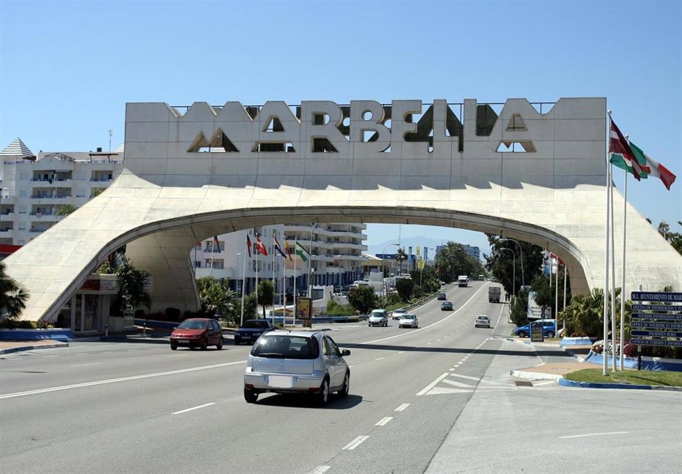 Archivo - Arco entrada Marbella
