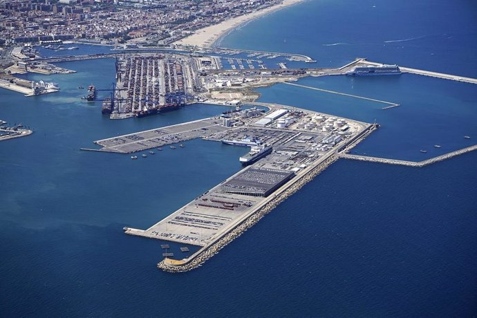 Archivo - Imagen de archivo con una vista aérea del Puerto de Valncia.