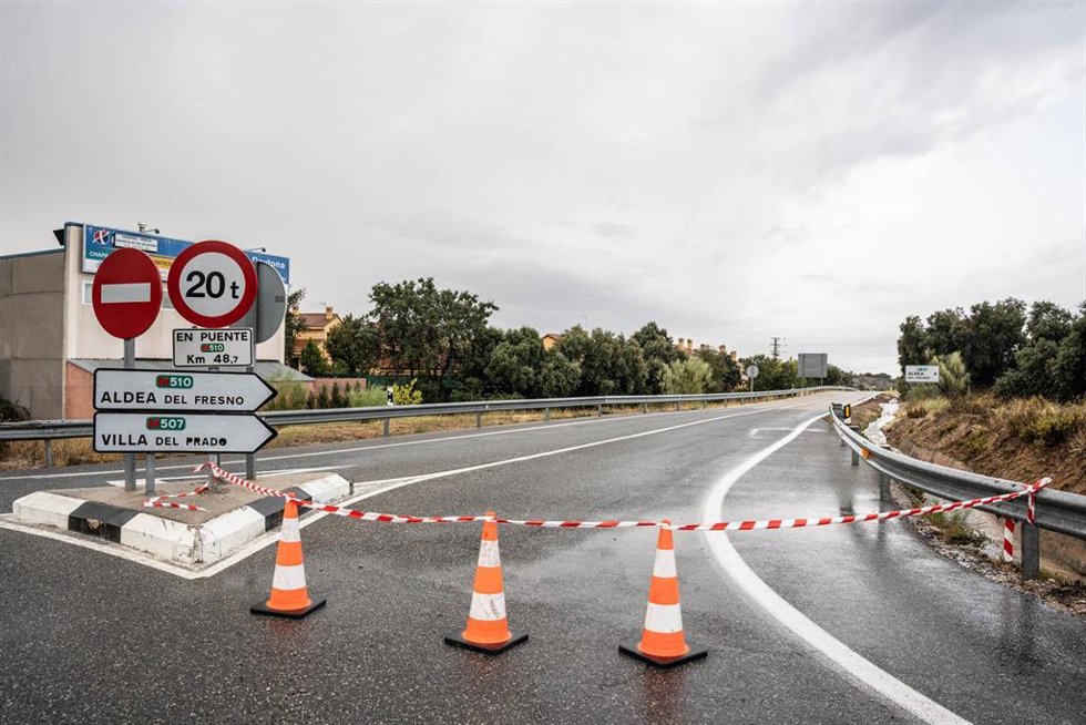 Una de las carreteras cercanas al municipio de Aldea del Fresno, a 4 de septiembre de 2023, en Aldea del Fresno, Madrid (España). La zona más afectada por la DANA que ha descargado este fin de semana en la Comunidad de Madrid es el suroeste de la región