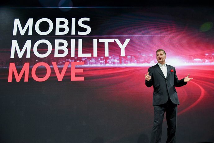 Axel Maschka, Executive Vice President and Head of Business Division of Hyundai Mobis announcing Mobis MOBIS MOBILITY MOVE 2.0 strategy at IAA Mobility 2023 Press Conference.