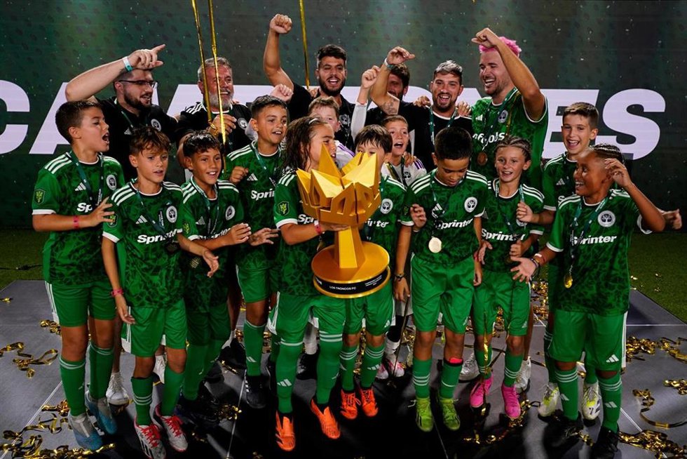 Los Troncos FC, campeón de la primera edición de la Prince Cup Sprinter.
