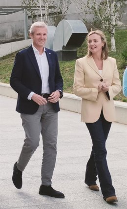 El presidente de la Xunta, Alfonso Rueda, y la conselleira de Política Social e Xuventude, Fabiola García.