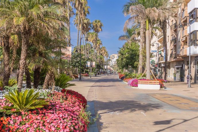 Archivo - El Ayuntamiento de Estepona inicia la última fase del bulevar que abre la ciudad al mar