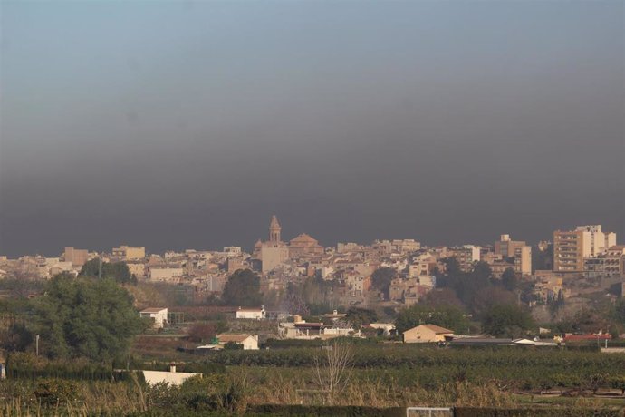 Archivo - Cieza bajo una boina de contaminación