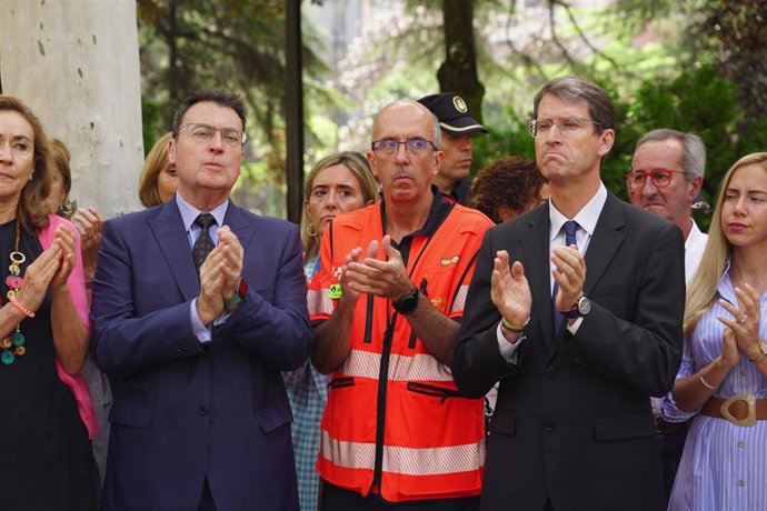 Minuto de silencio frente a la Delegación de Gobierno tras el atropello mortal de Haro que ha dejado un fallecido y cinco heridos